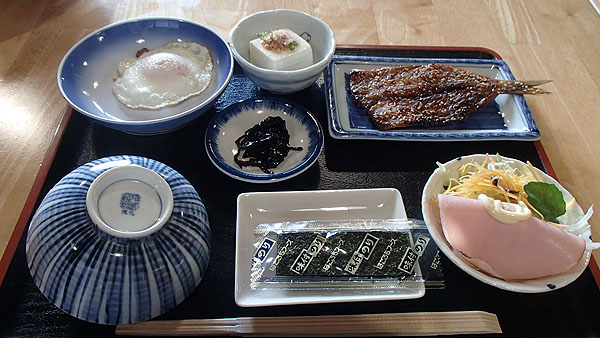 民宿「あづま」の朝食