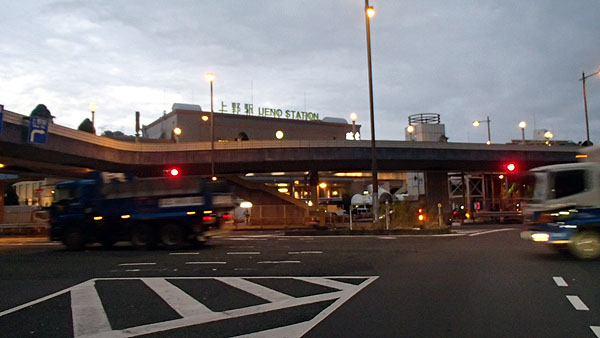 上野駅前