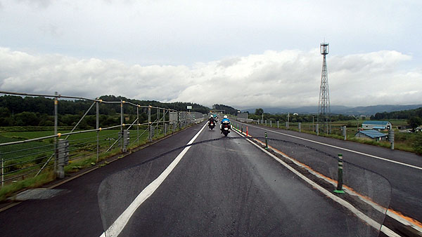 進行方向には青空が見えます