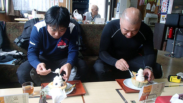 メロンＥファーストを食べる