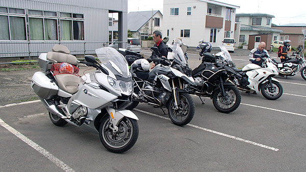 花まるの駐車場