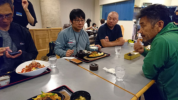 レストランにて