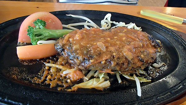 和牛荒挽きプレミアムトマトハンバーグ