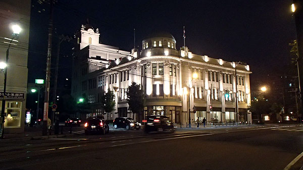 ライトアップされた建物