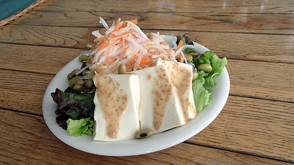 豆腐と豆のサラダ