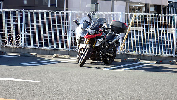 マクドナルド駐車場にて